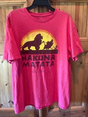 Disney Red Hakuna Matata The Lion King Graphic Tee